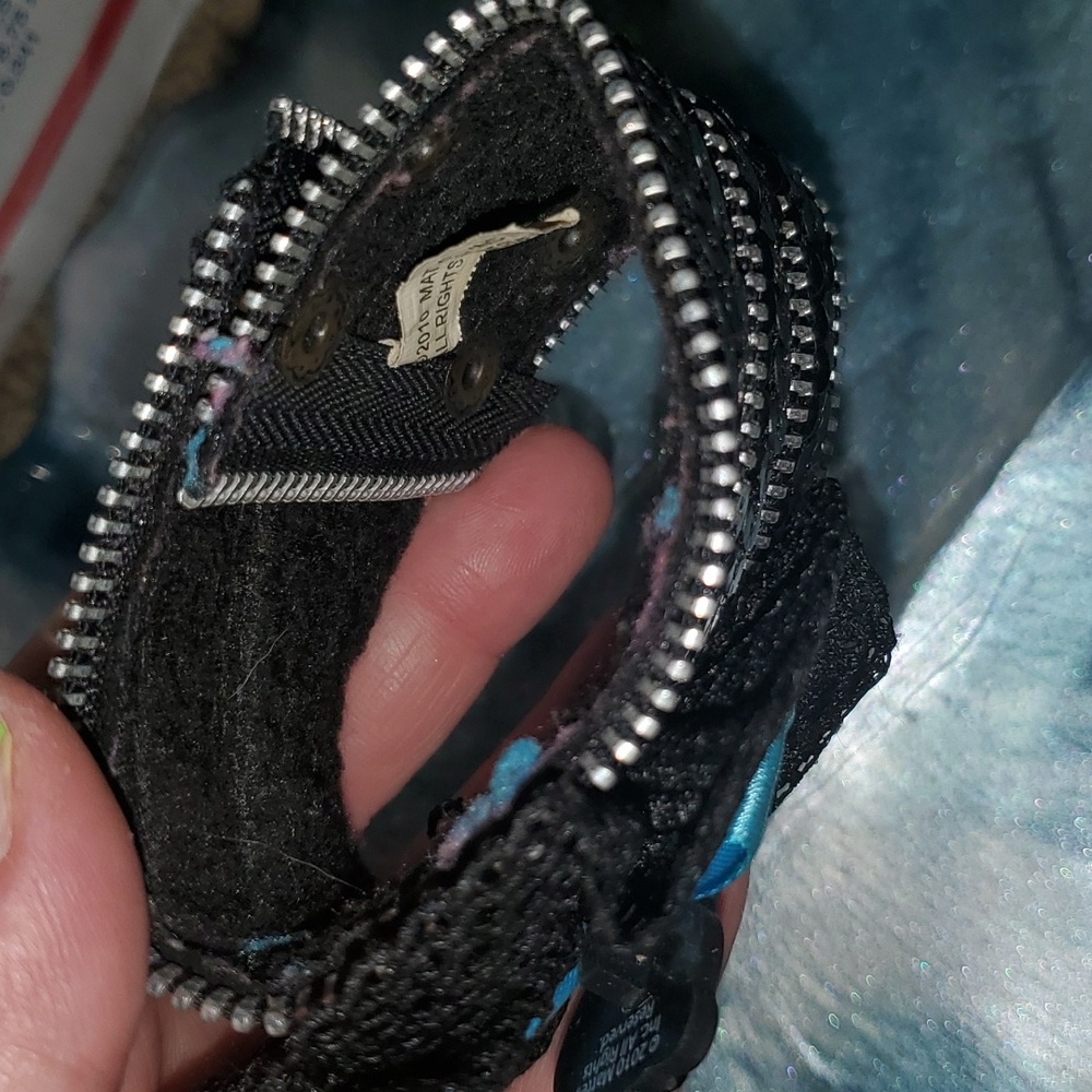 TODAY Only$16 MONSTER High Sugar Skull Sequin Bracelet Black Blue Snaps Vintage - Picture 4 of 7